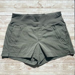 Athleta Trekkie North Short